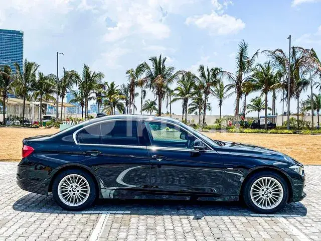 BMW 318I 2016 photo 4