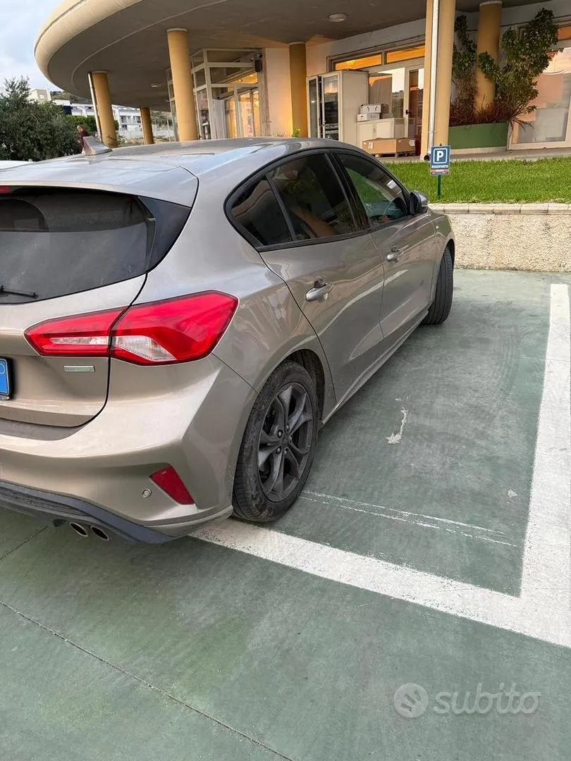 Ford Focus 2018 photo 2