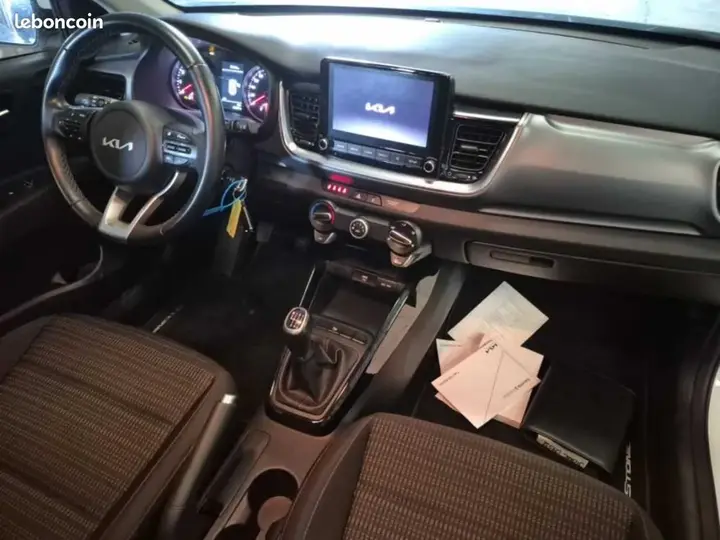 Kia Stonic 2024 photo 3