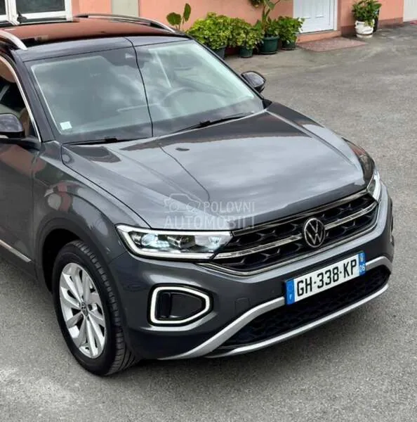 Volkswagen T-Roc 2022 photo 2
