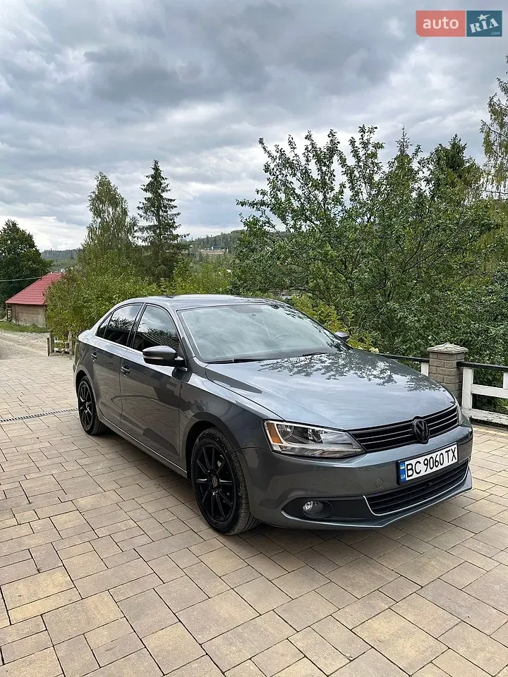 Volkswagen Jetta 2012 photo 3