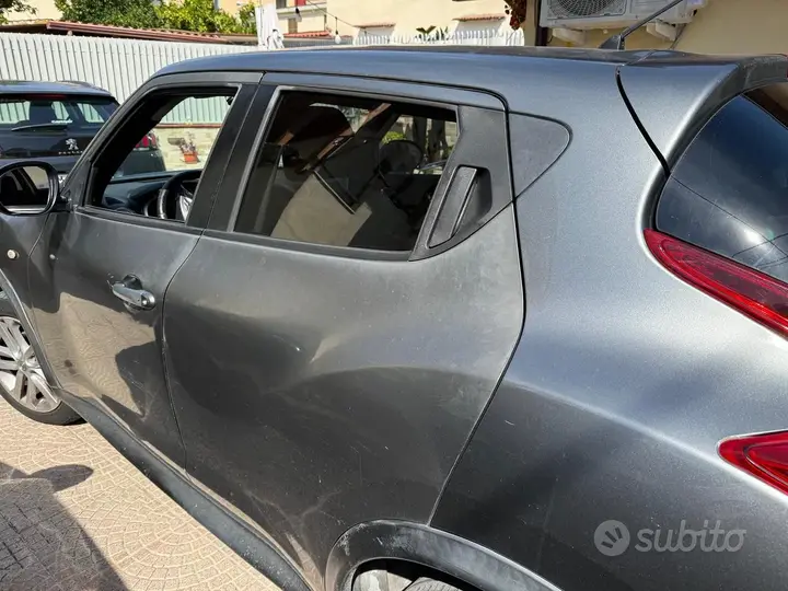 Nissan Juke 2011 photo 2