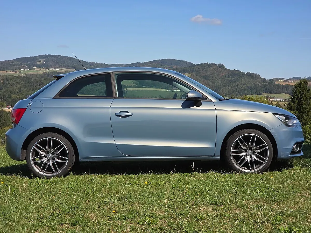 Audi A1 2011 photo 2