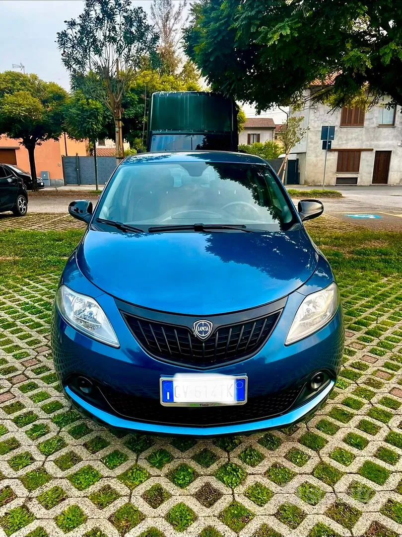 Lancia Ypsilon 2024 photo 2