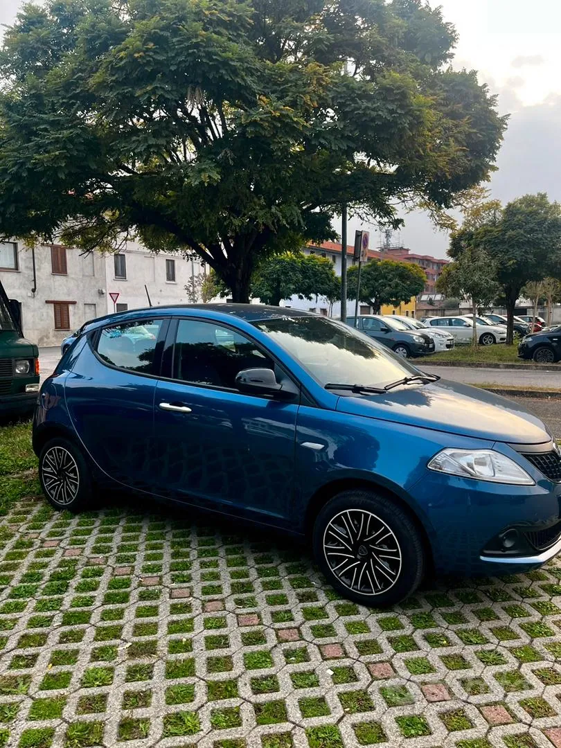 Lancia Ypsilon