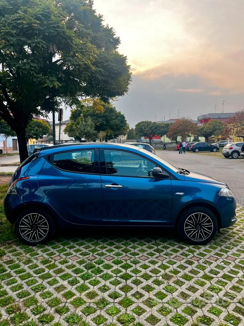 Lancia Ypsilon 2024 photo 3