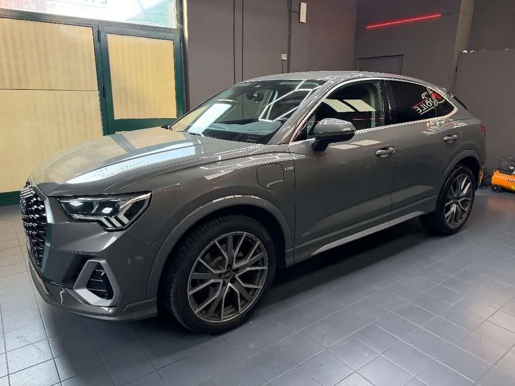 Audi Q3 2021 photo 4