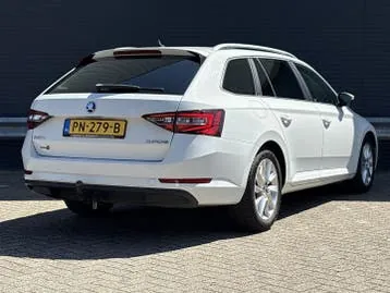 Skoda Superb 2017 photo 2