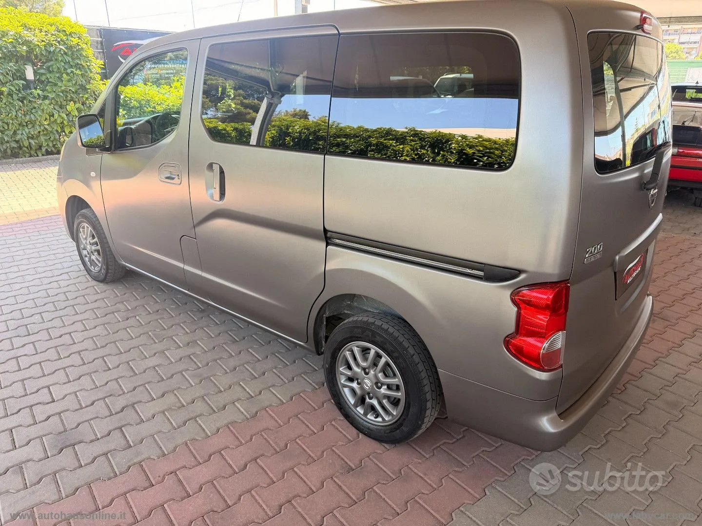 Nissan Evalia 2012 photo 4