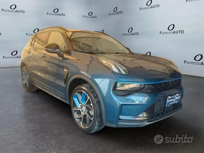 Lynk & Co 01