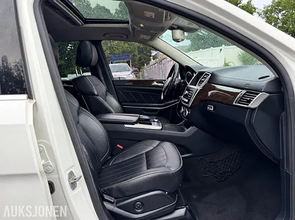 Mercedes-Benz Andre 2014 photo 5