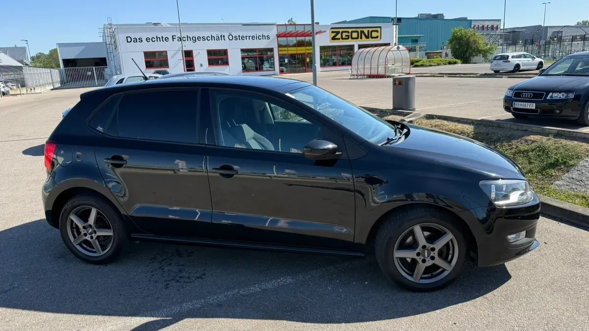 Volkswagen Polo 2009 photo 2