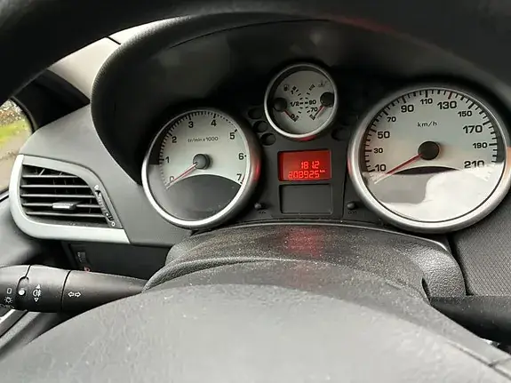 Peugeot 207 2006 photo 5