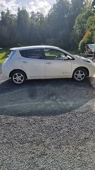 Nissan Leaf 2013 photo 2