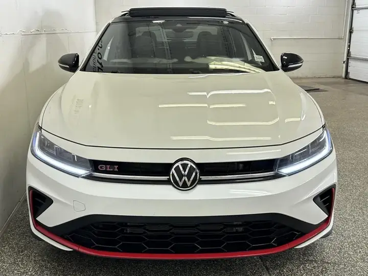 Volkswagen Jetta 2025 photo 2
