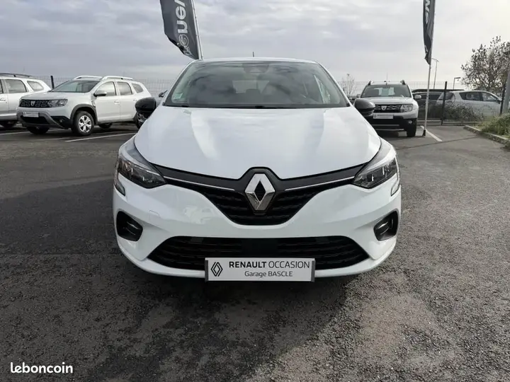 Renault Clio 2023 photo 2