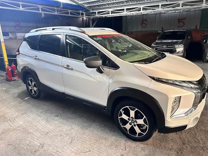 Mitsubishi Xpander Cross 2020 photo 2