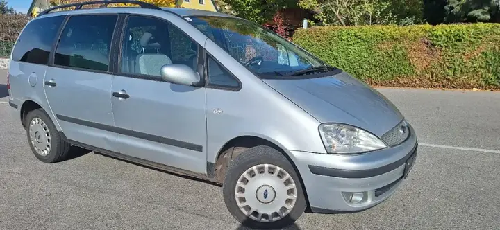 Ford Galaxy 2005 photo 3