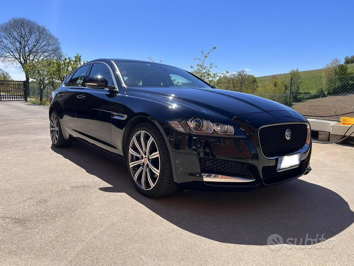 Jaguar Xf 2018 photo 3