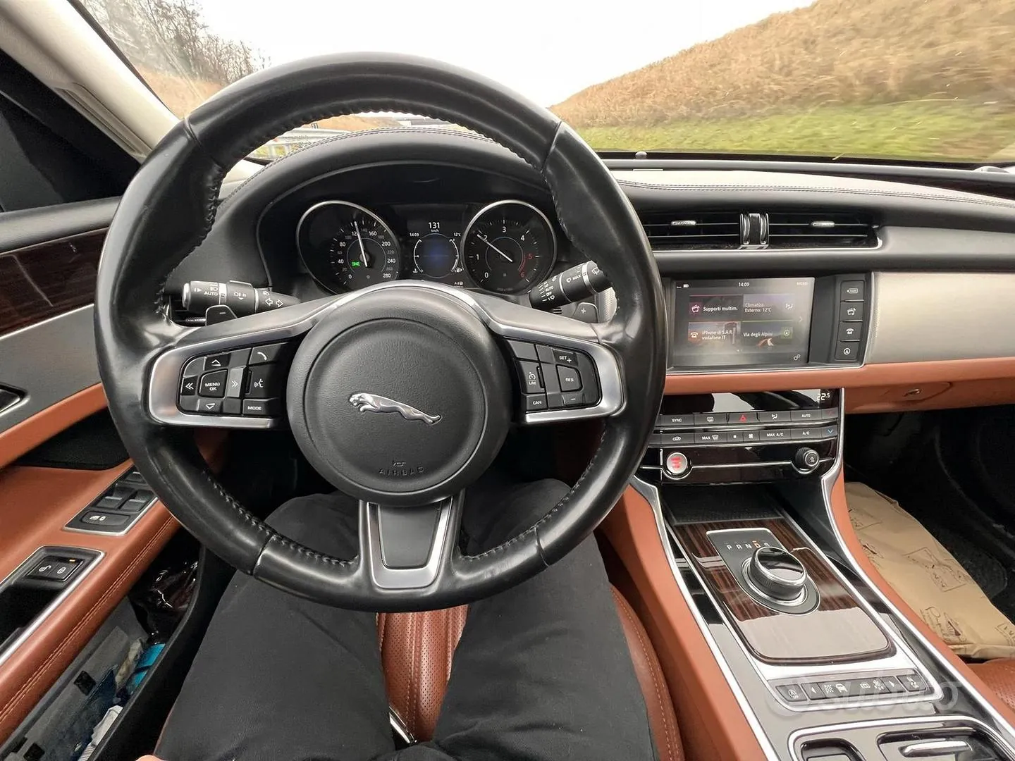 Jaguar Xf 2018 photo 4