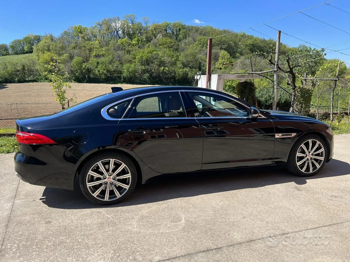 Jaguar Xf 2018 photo 2