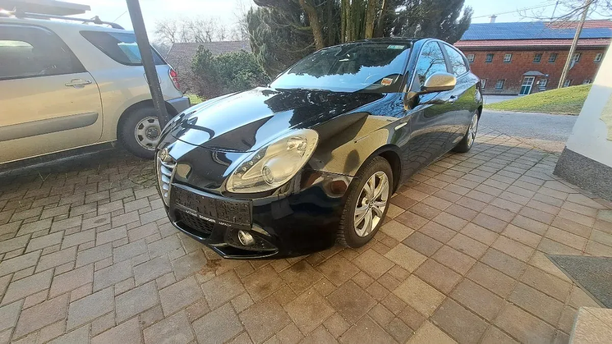 Alfa Romeo Giulietta 2016 photo 2