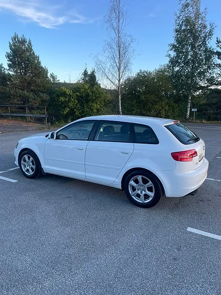 Audi A3 2010 photo 2
