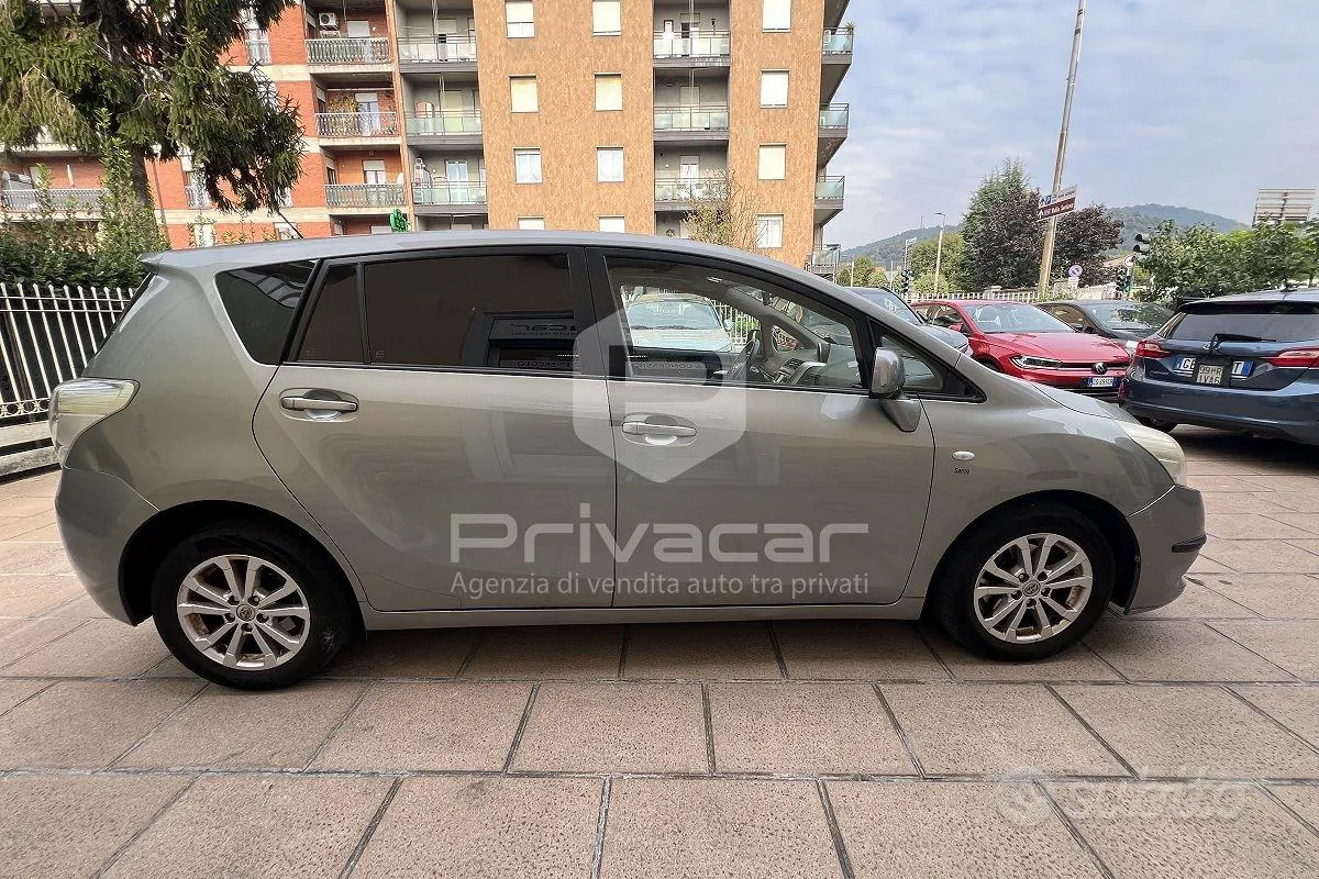 Toyota Verso 2011 photo 4
