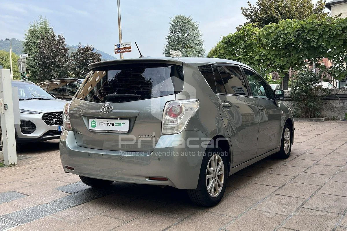 Toyota Verso 2011 photo 5