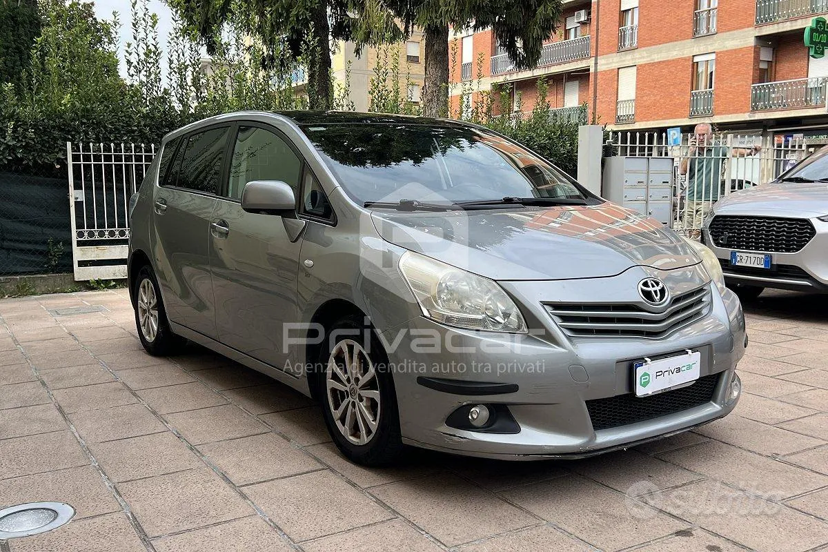 Toyota Verso 2011 photo 3