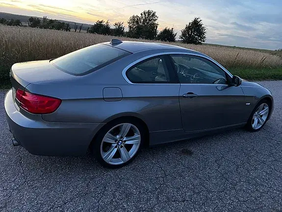BMW 325D 2011 photo 3