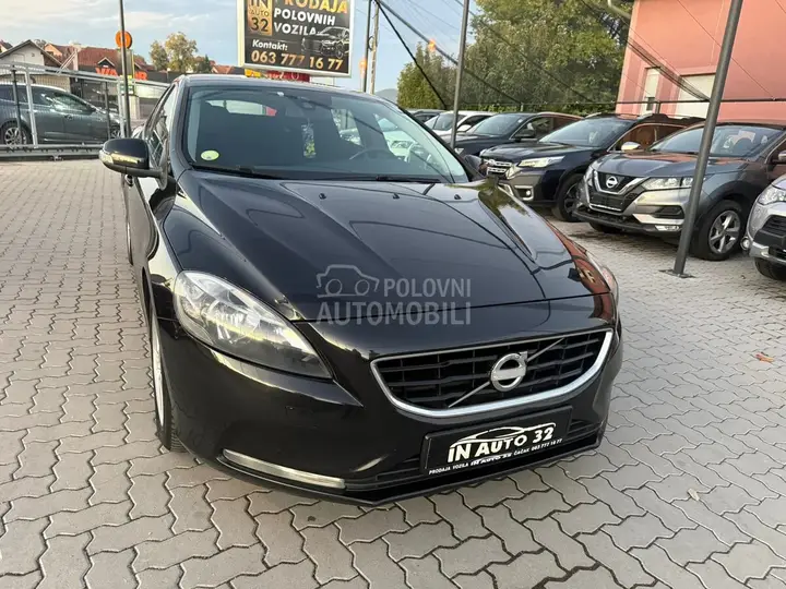 Volvo V40 2012 photo 2