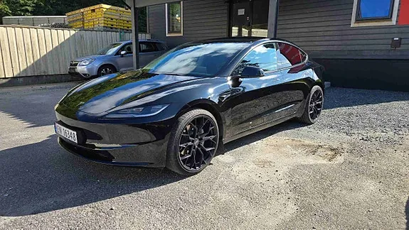 Tesla Model 3 2025 photo 3
