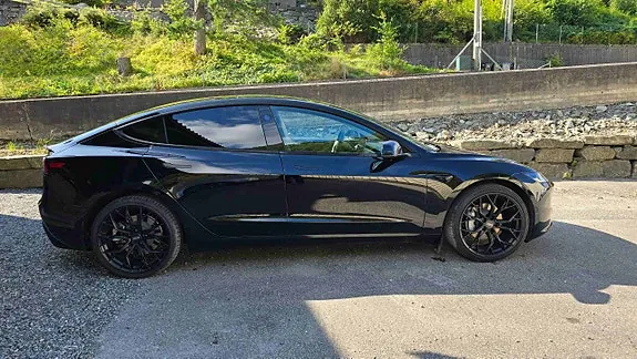 Tesla Model 3 2025 photo 5