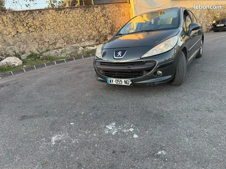 Peugeot 207 2007 photo 3