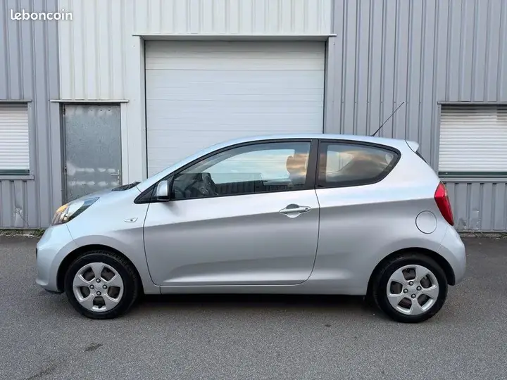 Kia Picanto 2012 photo 4