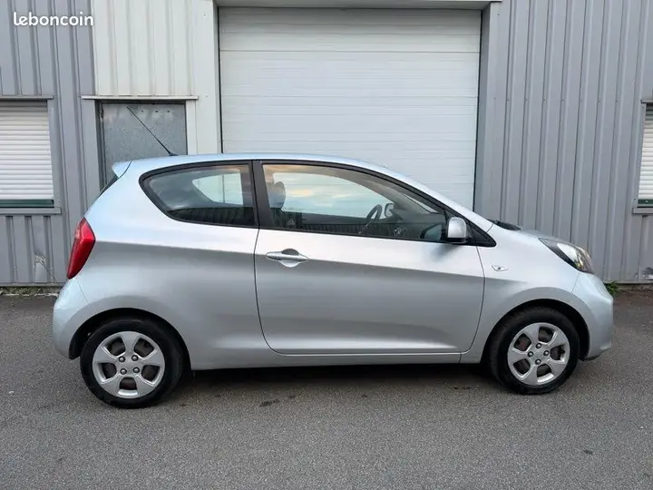 Kia Picanto 2012 photo 3