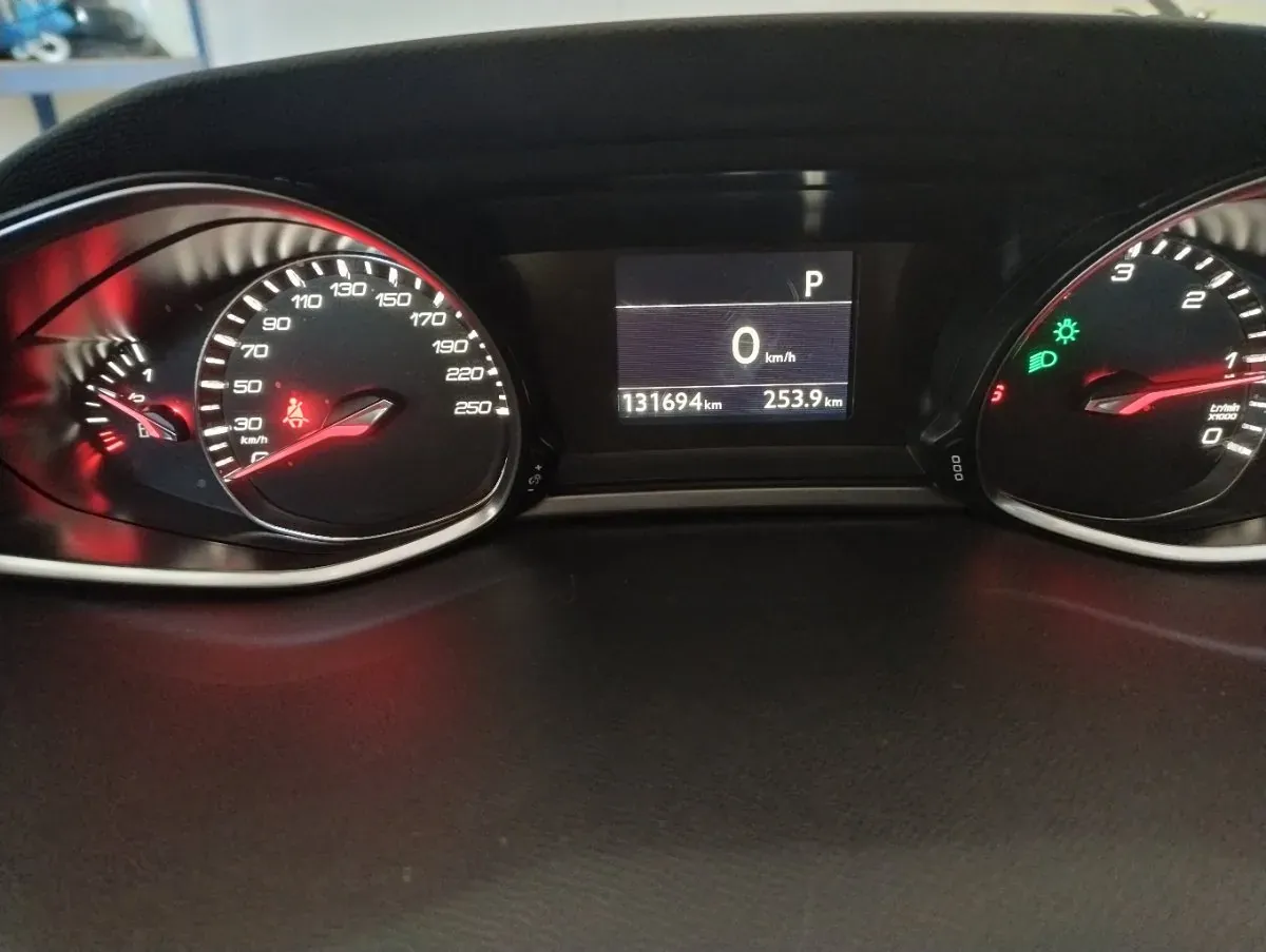 Peugeot 308 2017 photo 2