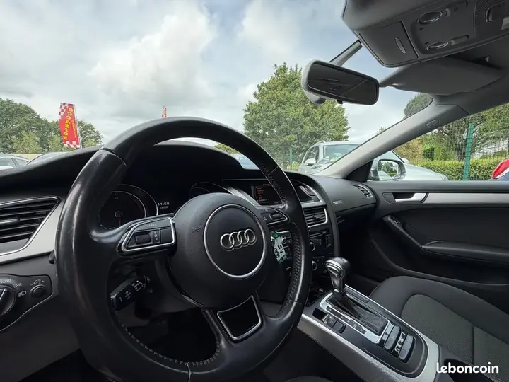 Audi A5 2012 photo 5