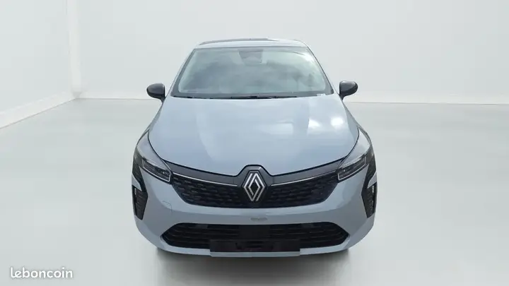 Renault Clio 2025 photo 2