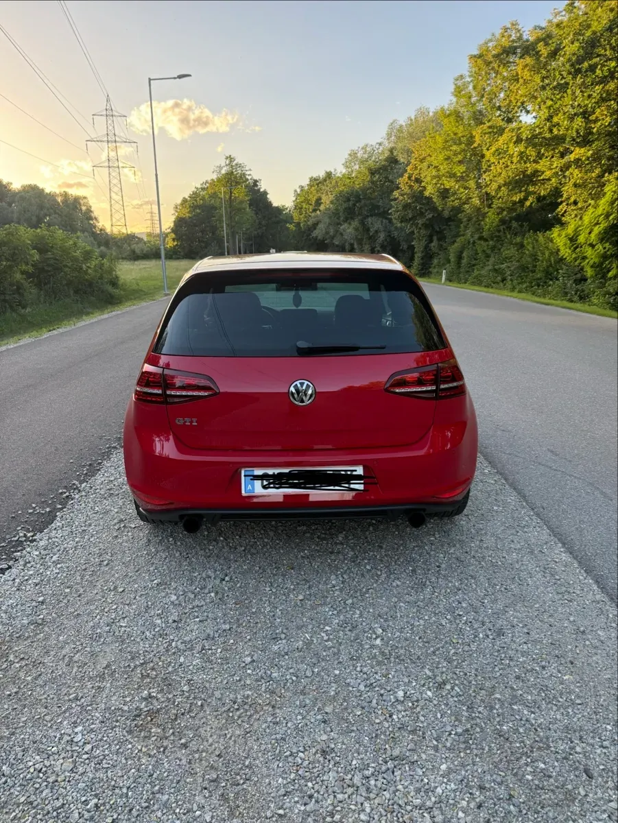 Volkswagen Golf 2013 photo 2