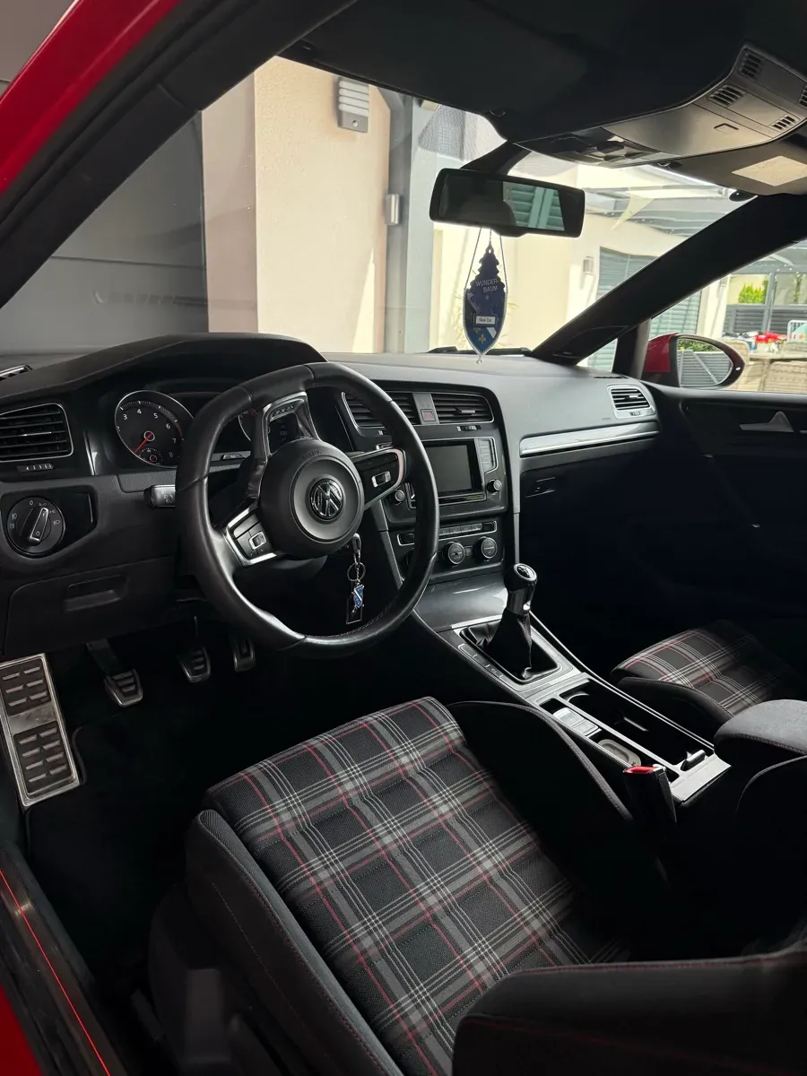 Volkswagen Golf 2013 photo 3