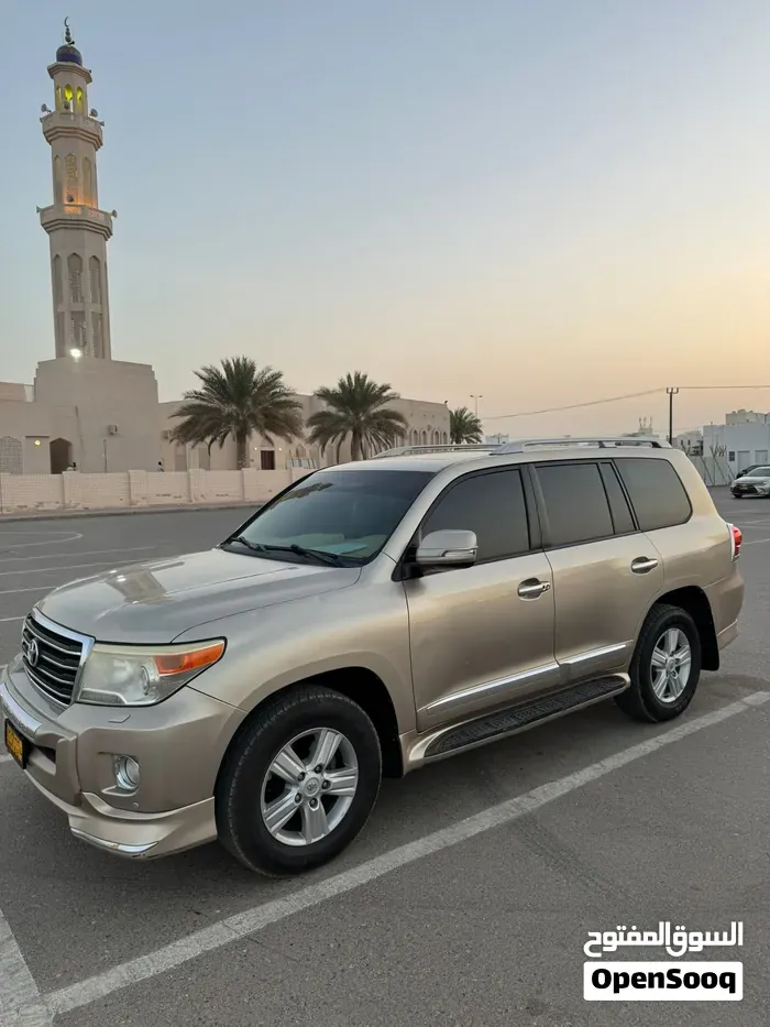 Toyota Land Cruiser 2013 photo 3