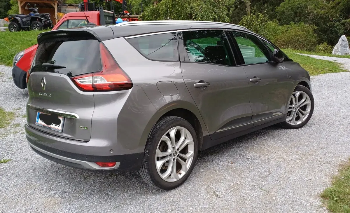 Renault Grand Scénic 2017 photo 2