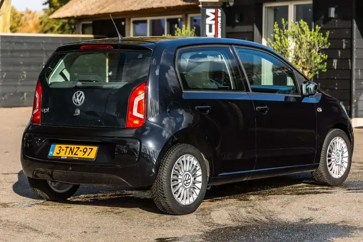 Volkswagen Up 2014 photo 2