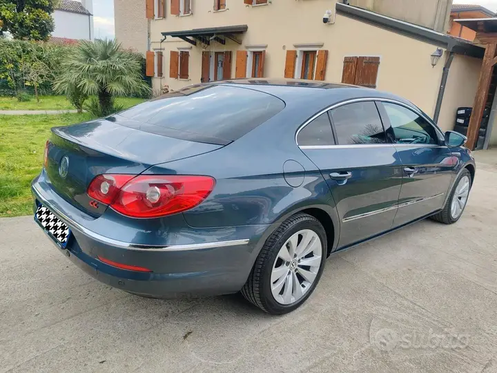 Volkswagen Passat 2009 photo 2