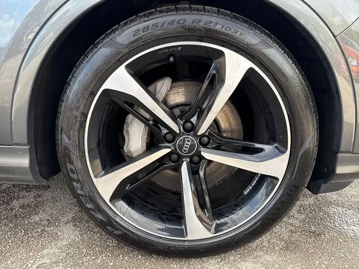 Audi Q7 2023 photo 5