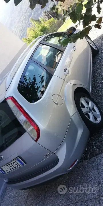 Ford Focus 2009 photo 4