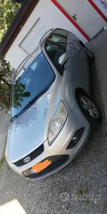 Ford Focus 2009 photo 3