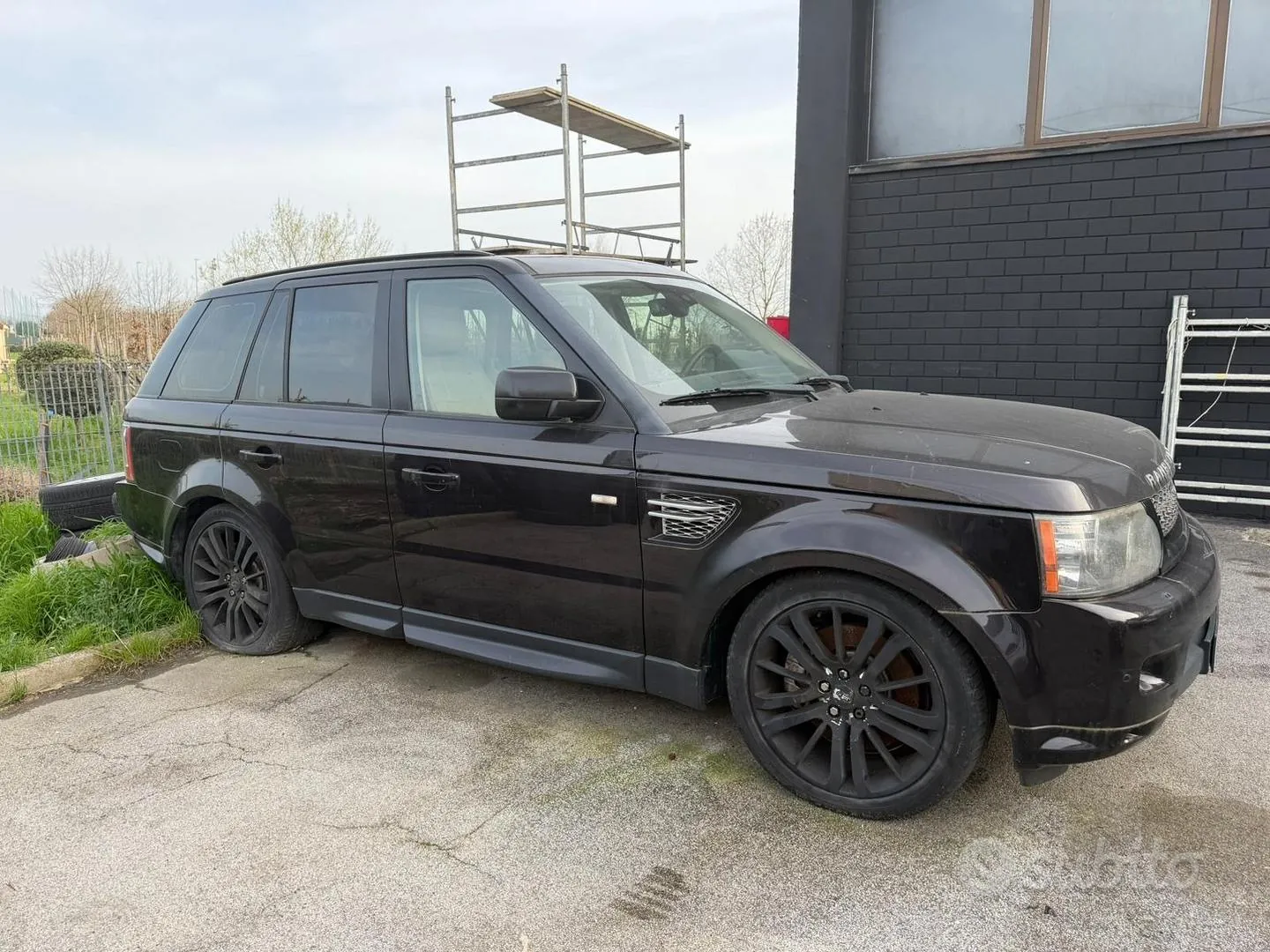 Land Rover Range Rover Sport 2010 photo 3